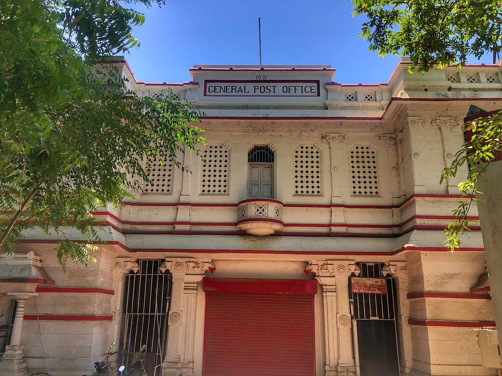 1931ல் கட்டப்பட்ட மதுரை தலைமை தபால் நிலையம்