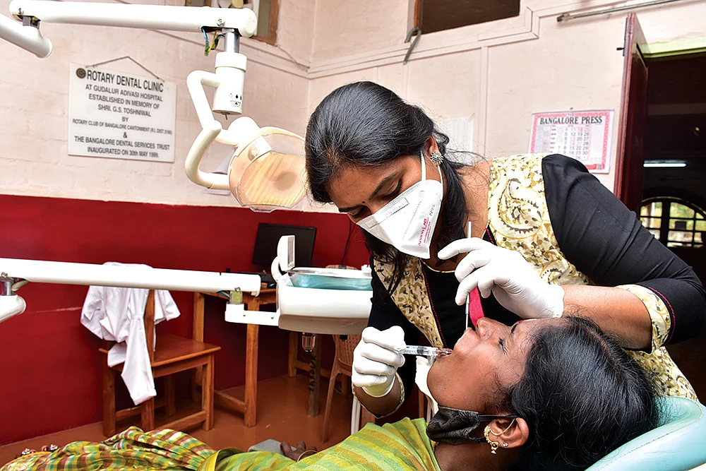 மக்கள் சேவையில் பெண்கள் ராஜ்ஜியம்!