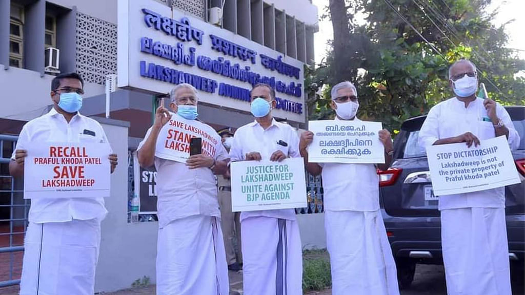 நேஷனல் ஹாட் பிட்ஸ்