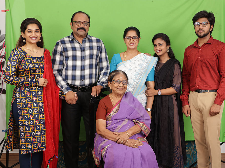 தமிழும் சரஸ்வதியும்: முதல் வாரமே டிஆர்பி ஹிட் அடித்த புதிய நெடுந்தொடர்!