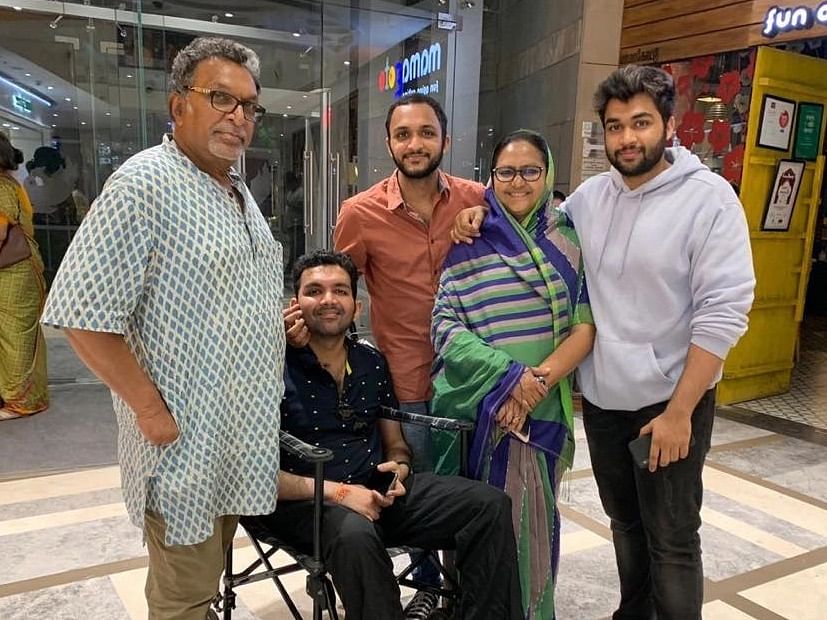 `முடக்கிய விபத்து, விஜய்யின் அன்பு, குடும்பத்தினரின் பாசம்!' - மகன் குறித்து கமீலா நாசர் 