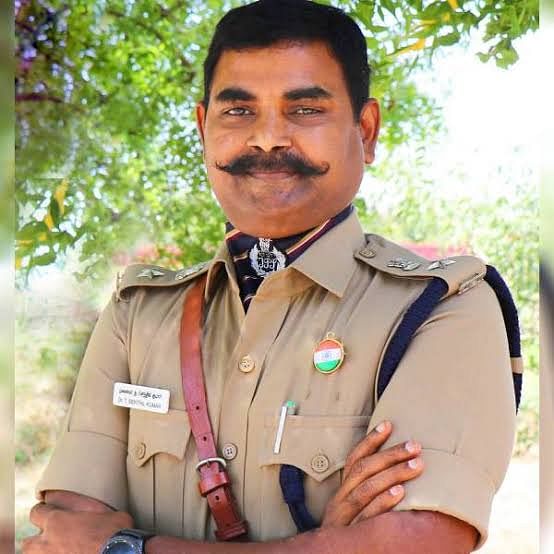 சிவகங்கை: `மணல் கடத்தல்; திமுக கொடி கட்டினால் தடுக்க மாட்டார்கள்!’ - அமமுக-வினர் சிக்கியது எப்படி?