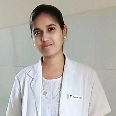மருத்துவ மாணவி
சிவரஞ்சனி