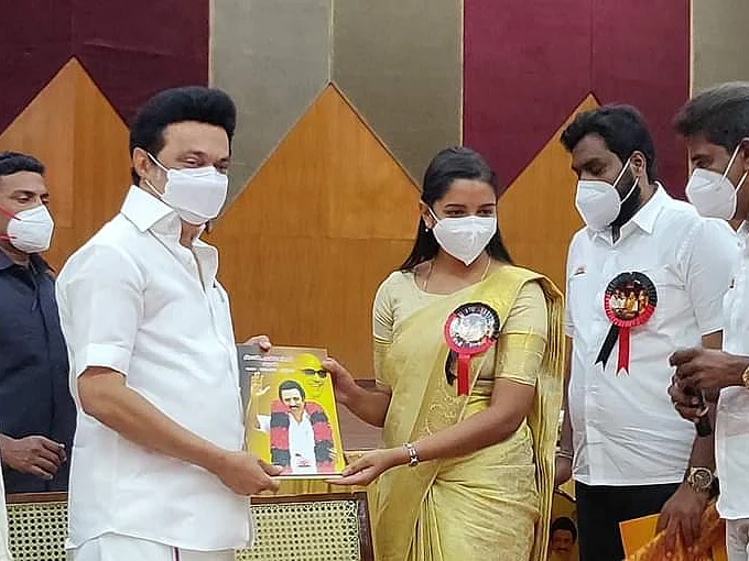பத்மப்ரியா முதல்வர் ஸ்டாலின் முன்னிலையில் திமுக-வில் இணைந்தார்!
