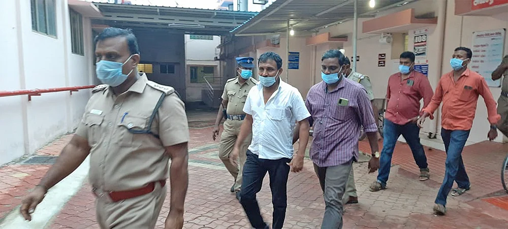 செல்லுமிடமெல்லாம் வம்பு! - வரம்புமீறும் ஜார்ஜ் பொன்னையா...