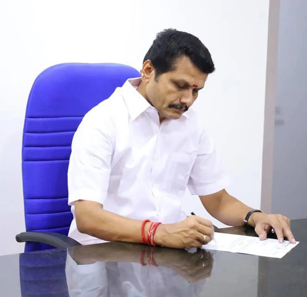 ட்ரிபிள் ஷாக்... டெபாசிட் நெருக்கடி... தவிப்பில் மக்கள்!