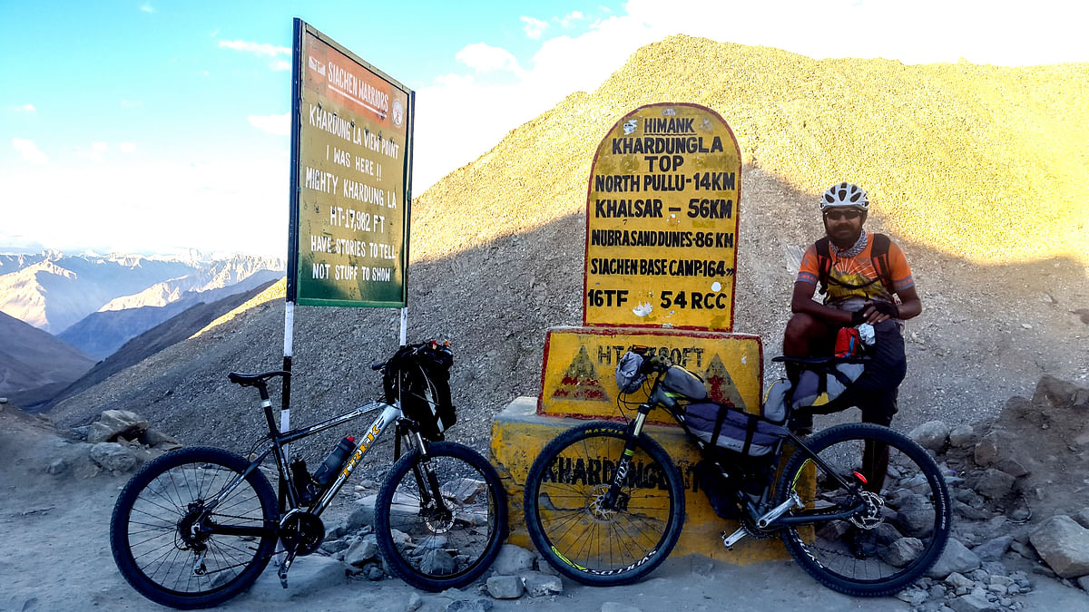 Cycling to the top of the world, Khardung La
