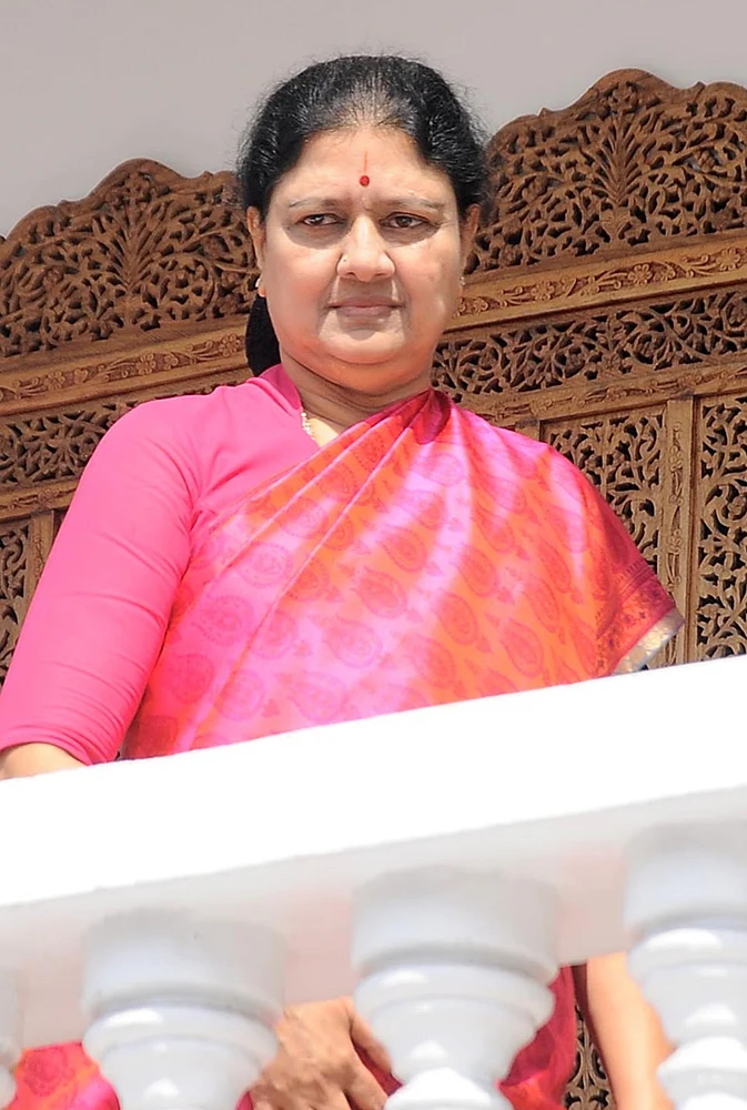 மிஸ்டர் கழுகு: ‘மாஜி அமைச்சர் மீது நடவடிக்கை வேண்டாம்!’ - தூதுபோன லாட்டரி வாரிசு