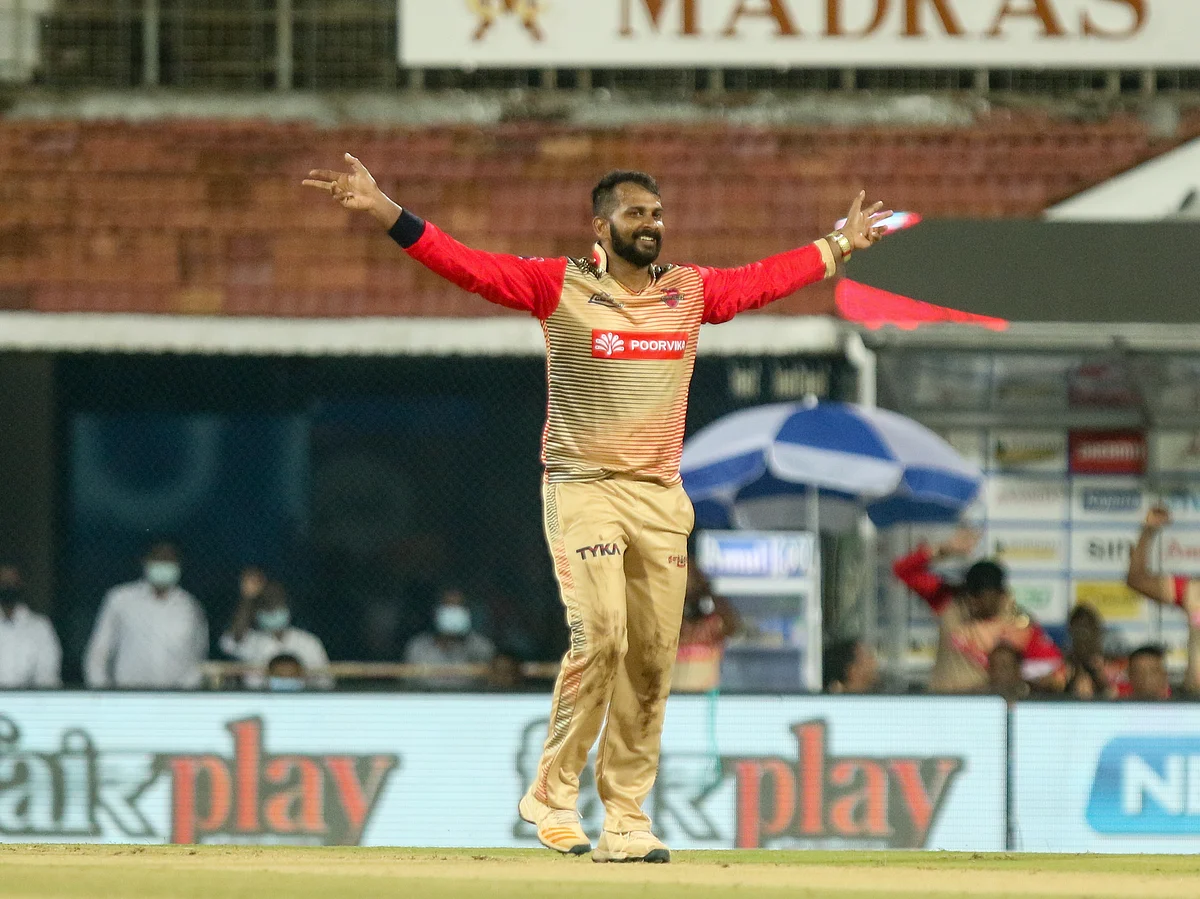 TNPL: 40 வயதிலும் சூப்பர் பர்ஃபாமென்ஸ் காட்டிய சதீஷ்… மழையில் நனையும் சேப்பாக்கம்!