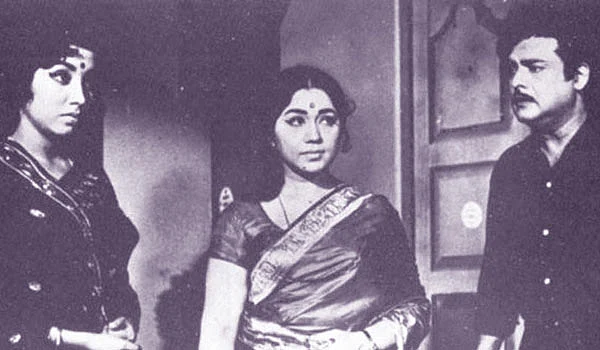 'இரு கோடுகள்' படத்தில்...