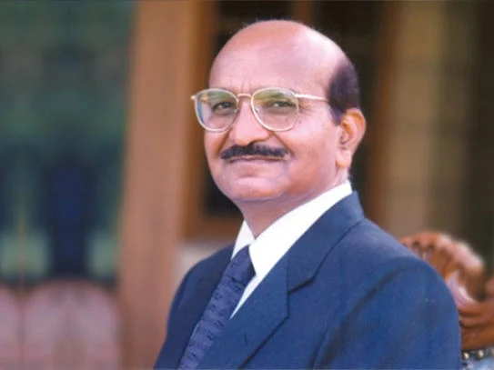 வாழ்க்கையை மாற்றிய வாஷிங் பவுடர் `நிர்மா’ - கர்சன்பாய் படேலின் வெற்றிக் கதை! #BusinessMasters - 14