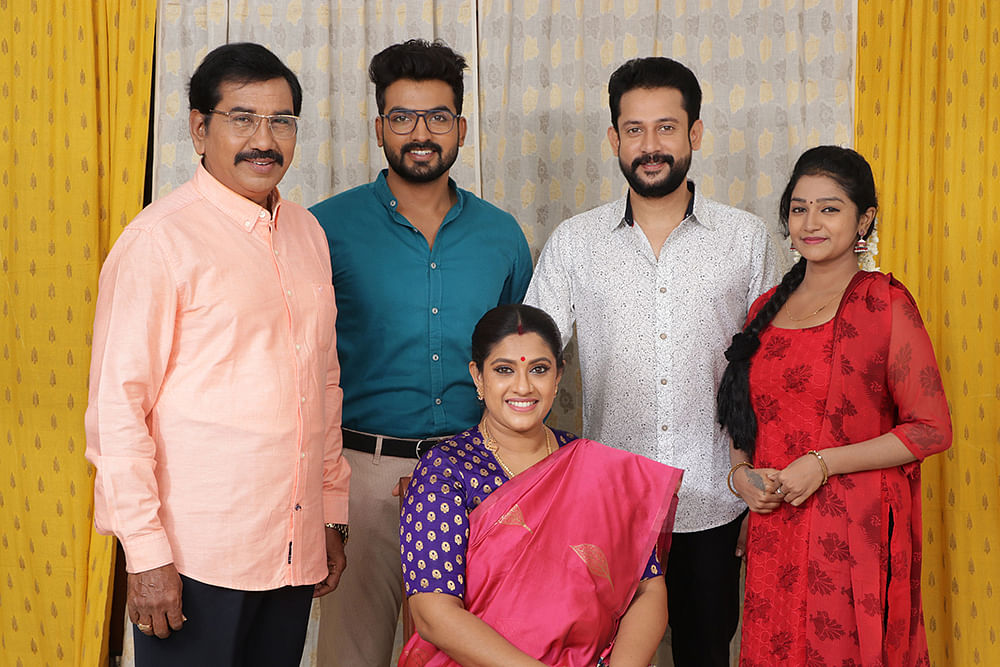 தமிழும் சரஸ்வதியும் - சீரியல் ரசிகர்களுக்கு செம ட்ரீட்!