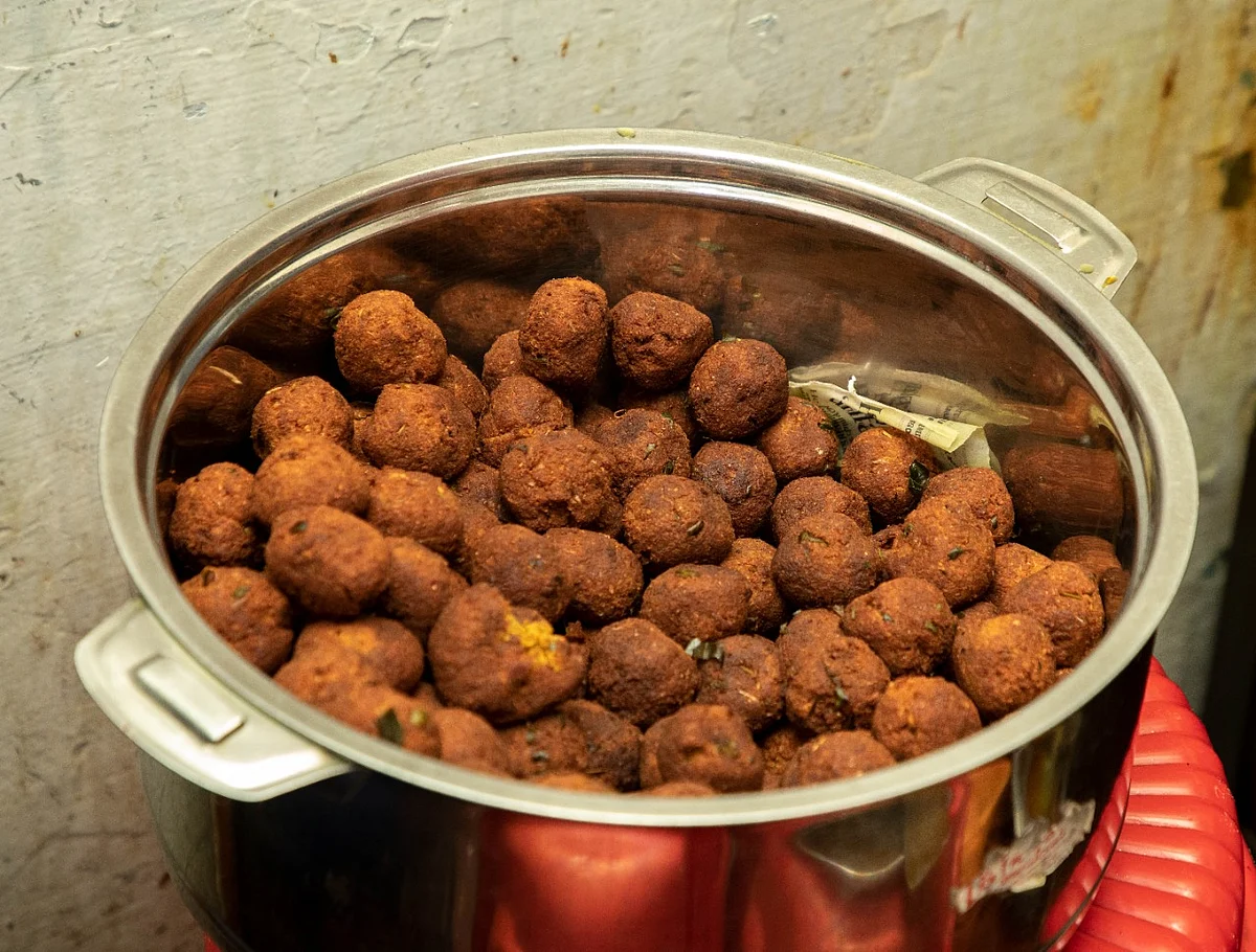 கோலா உருண்டை