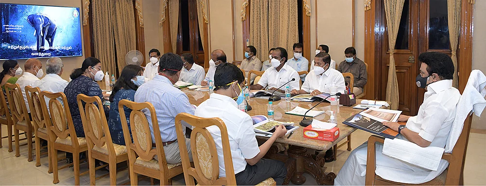 மிஸ்டர் கழுகு: யாருமே ஓட்டுப் போடலை... எப்படியோ ஜெயிச்சுட்டேன்! - துரைமுருகன் ஓப்பன் டாக்...