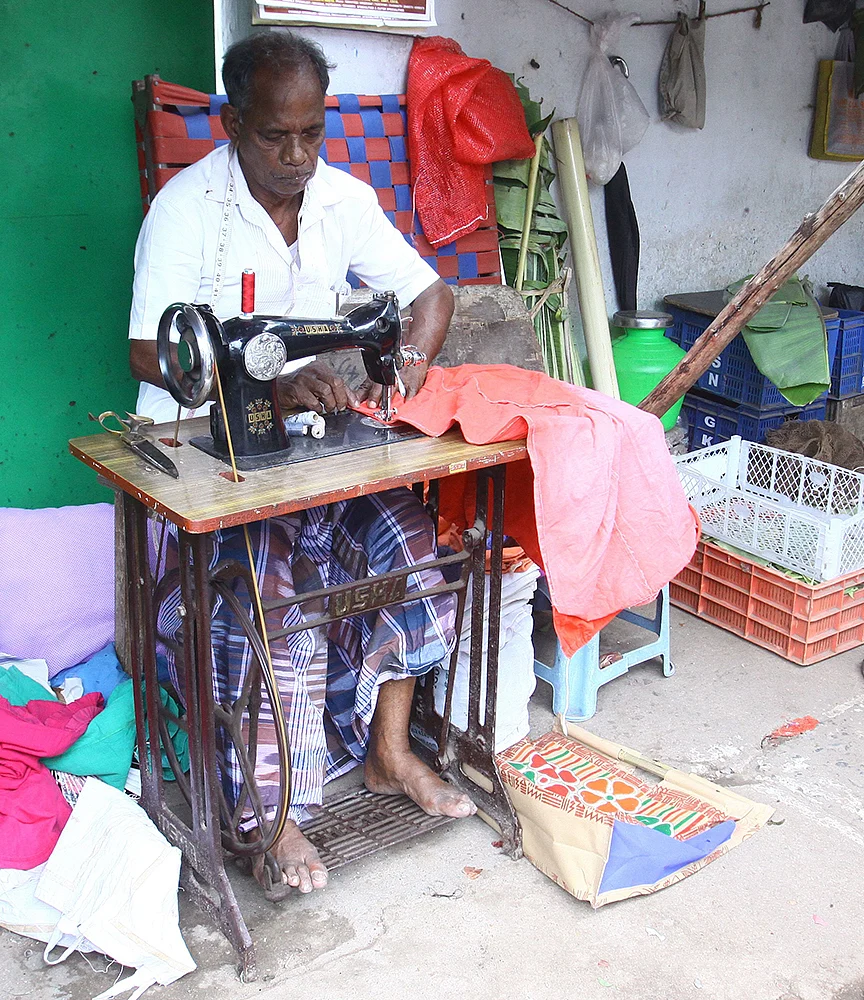 ஊரடங்கு துயரங்கள்! - கிழிந்து தொங்கும் தையல் கலைஞர்களின் வாழ்க்கை!