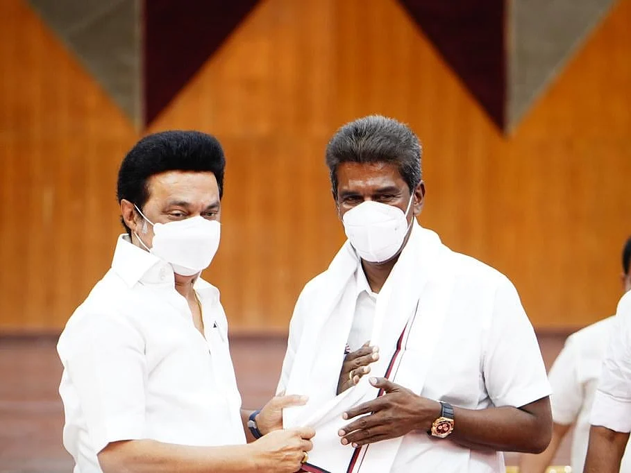 திமுக ஐடி அணியில் டாக்டர் மகேந்திரன்! - முதலில் இணைச் செயலாளர்... அடுத்து செயலாளர்?!