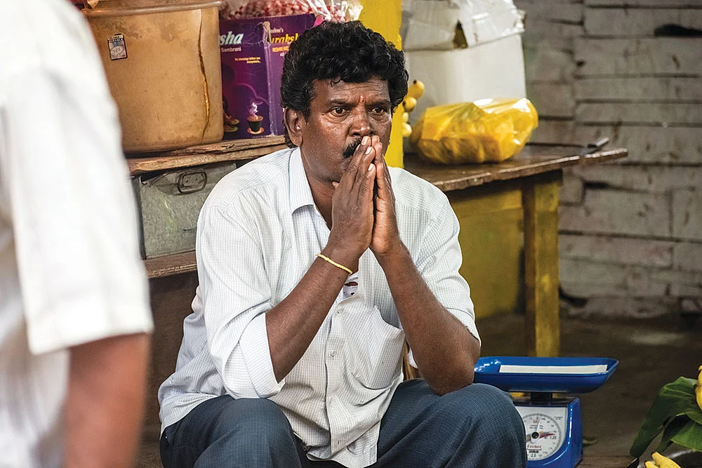 கண்ணை மறைத்த பாசம்... கடன் சிக்கலில் தவிக்கவிட்ட செல்ல மகள்..! கரைசேரும் வழி எது?