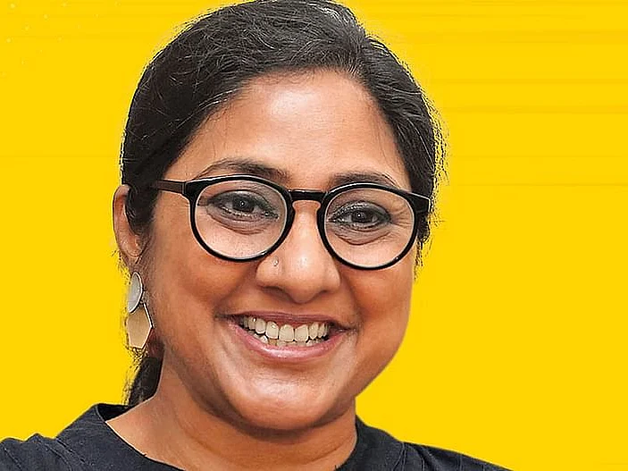 ``படைப்பாளிகளுக்கு பாடம் எடுக்கப் போகிறார்களா அரசியல்வாதிகள்?'' - நடிகை ரோகிணி கேள்வி