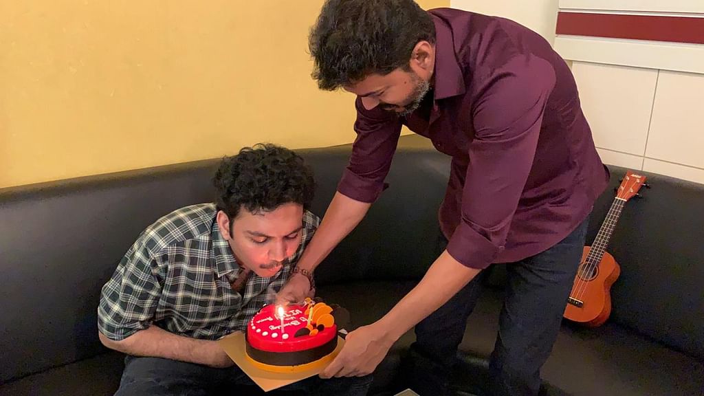 நூருலுடன் விஜய்