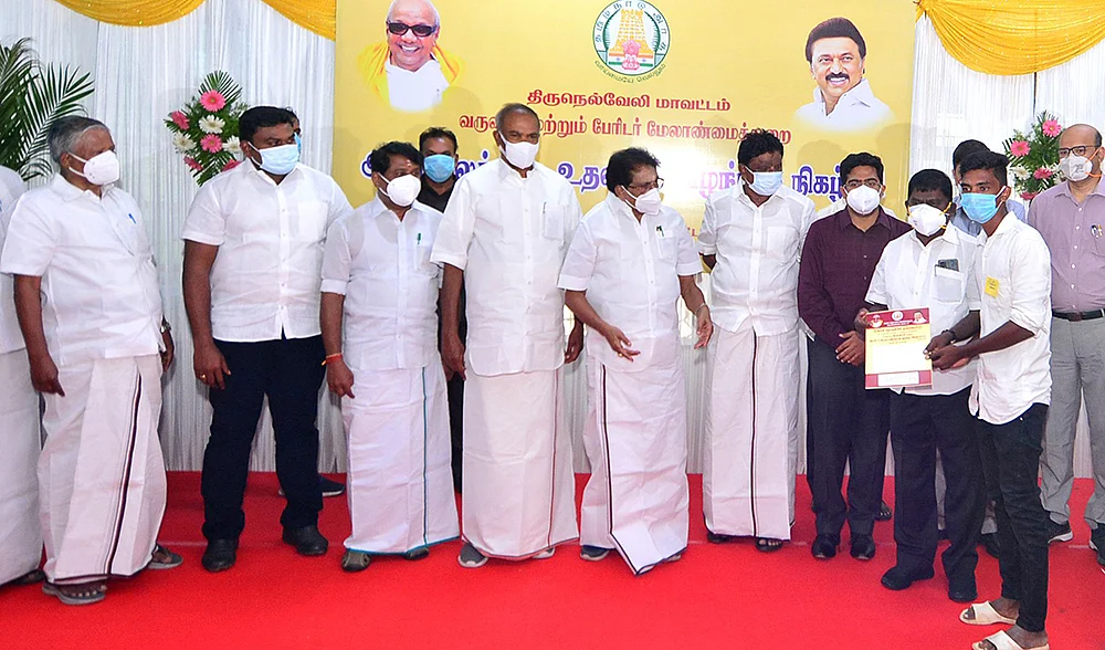 “ஜூ.வி-யால் எங்களுக்கு நல்ல காலம் பொறந்துருச்சு!” - சாமக்கோடாங்கிகள் நெகிழ்ச்சி