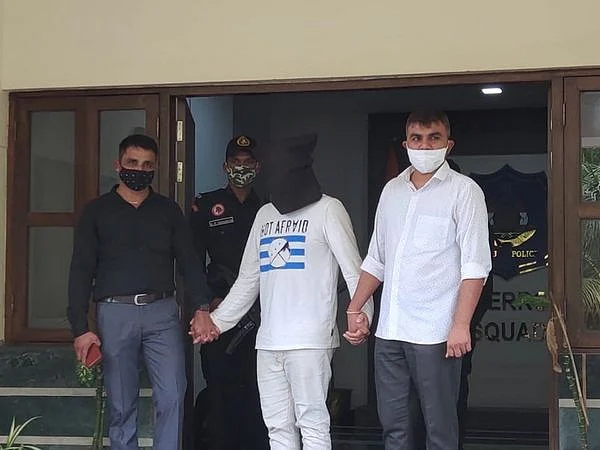 பாகிஸ்தானிலிருந்து கடத்திவரப்பட்ட 530 கிலோ போதைப்பொருள்; பிடிபட்ட தலைமறைவு குற்றவாளி!