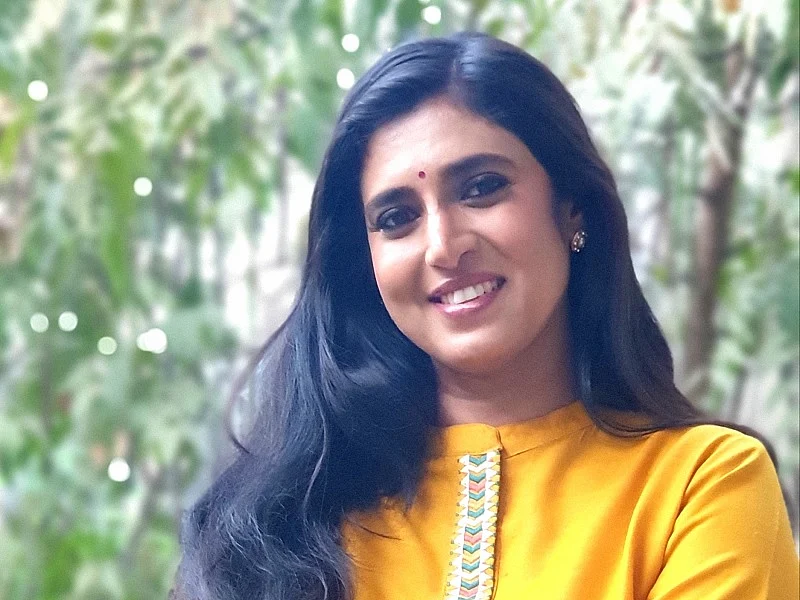 ''ஓபிஎஸ் மகன், யோசிக்காமலே ஆதரவு தெரிவித்துவிட்டாரோ?''- விஜய் வரி விலக்கு விவகாரம்; - கஸ்தூரி கேள்வி