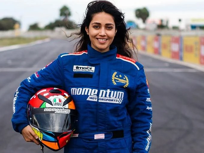 அஜித் இடத்தைப் பிடிக்கும் நிவேதா பெத்துராஜ்... கோலிவுட்டின் லேட்டஸ்ட் ரேஸிங் லேடி!