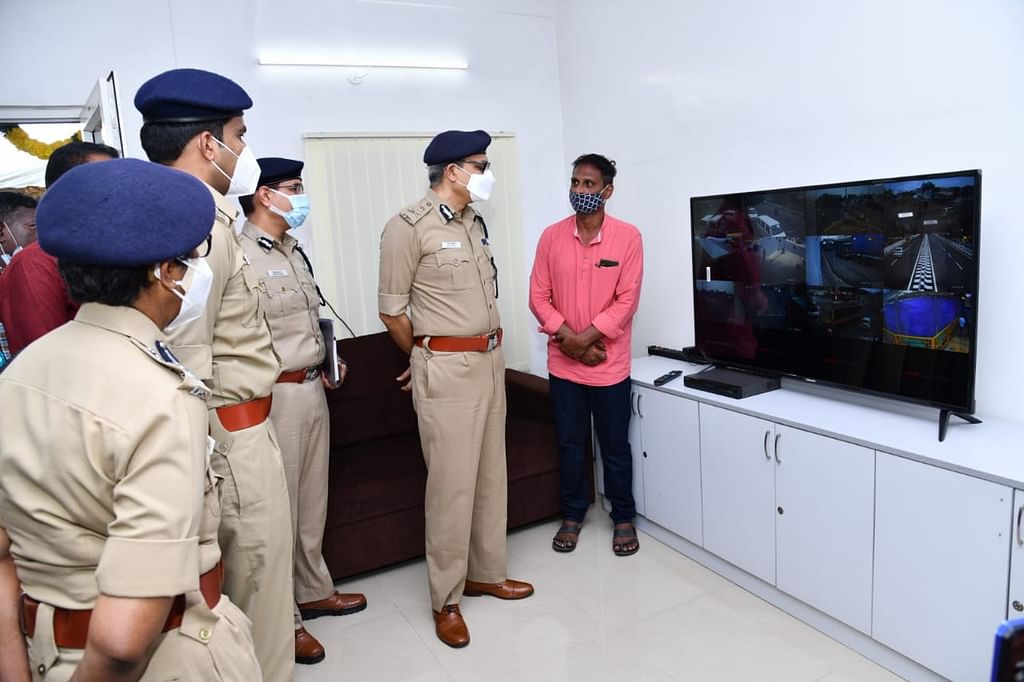 கமிஷனர் ஜிவால் கண்காணிக்கிறார்