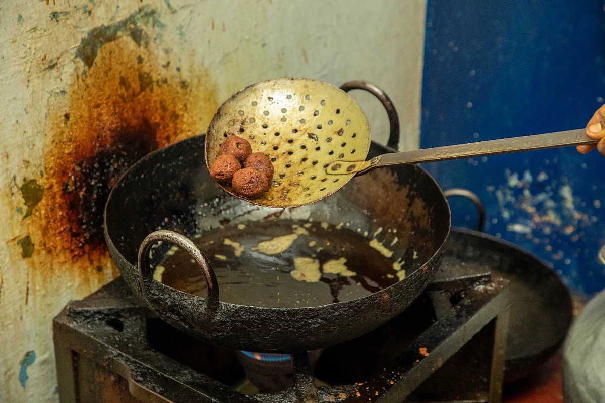 கோலா உருண்டை