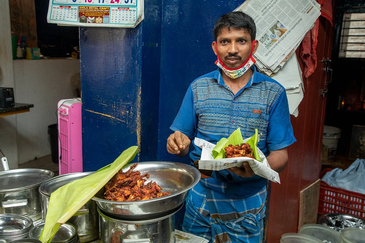 கார்த்திக் மெஸ்ஸில் மீன்