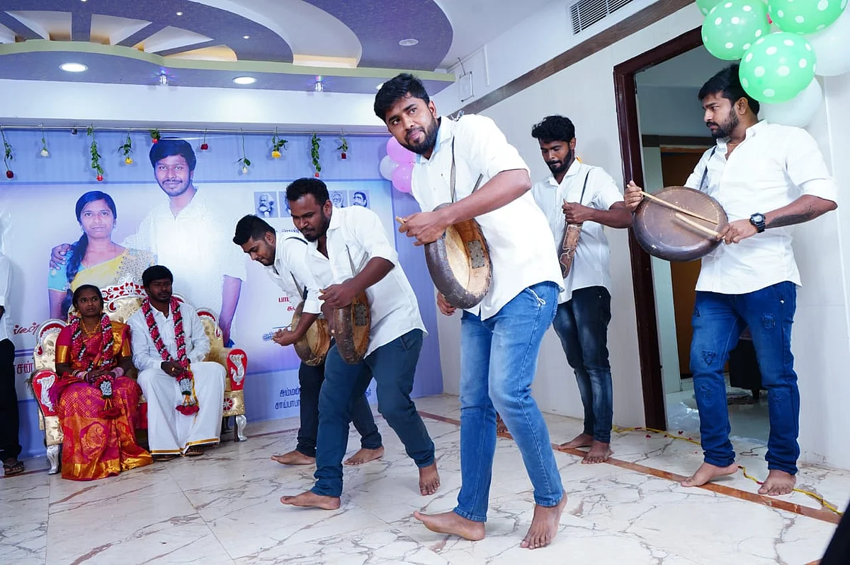 சீனிவாசன் - ஆஷா திருமணத்தில் பறையிசை