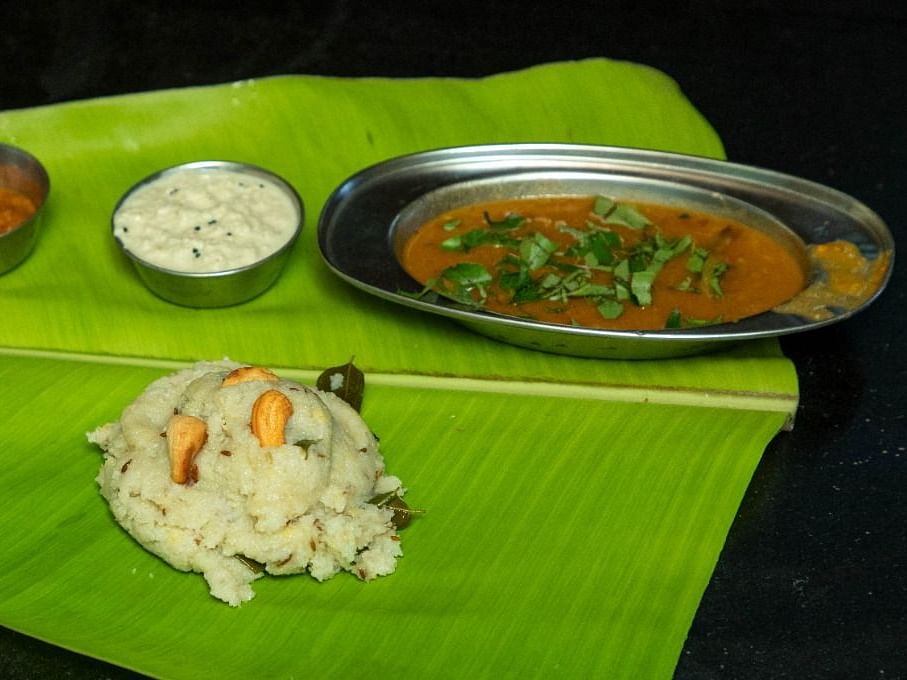 திருச்சி ருசி: பட்டணம் பக்கோடா, ரவா பொங்கல், அவியல், டிகிரி காபி - அசத்தும் ஆதிகுடி காபி கிளப்!