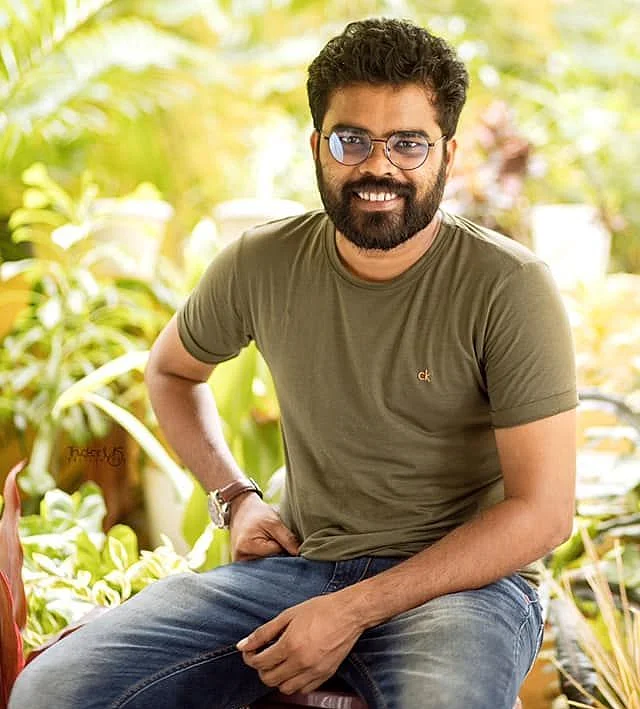 சத்யா NJ, ஆடை வடிவமைப்பாளர்