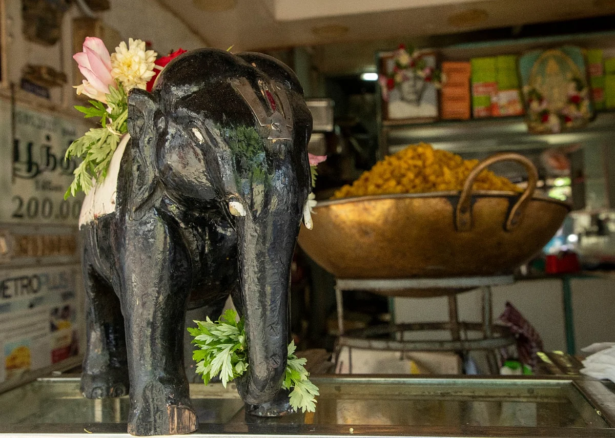 யானை மார்க் பூந்தி'க் கடை