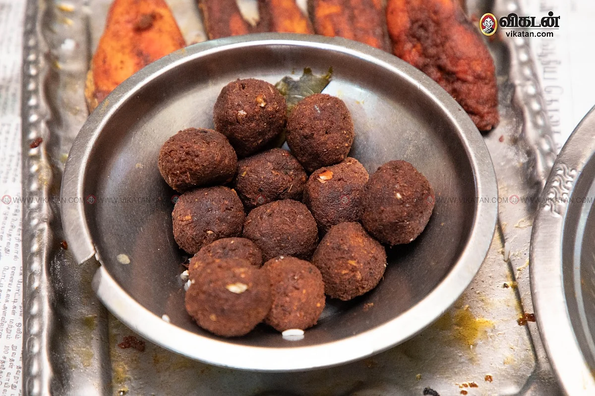 கோலா உருண்டை