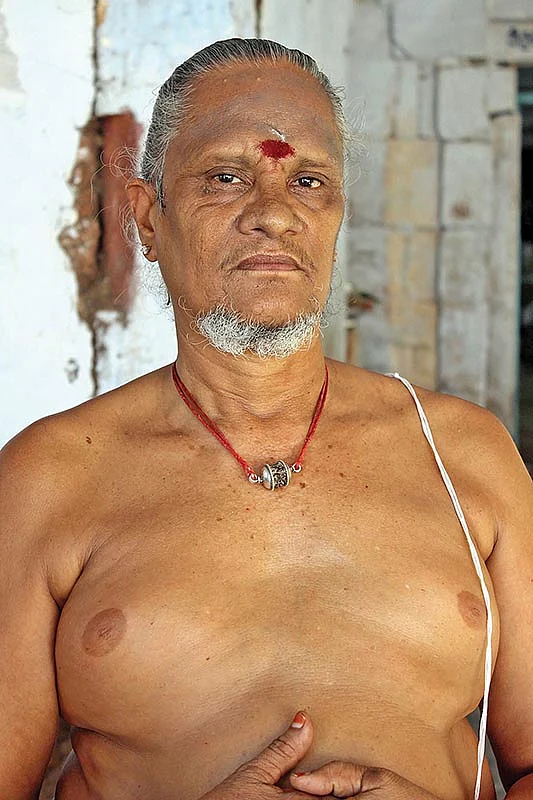 இளைஞர்கள் மீட்டெடுத்த சிவாலயம்!