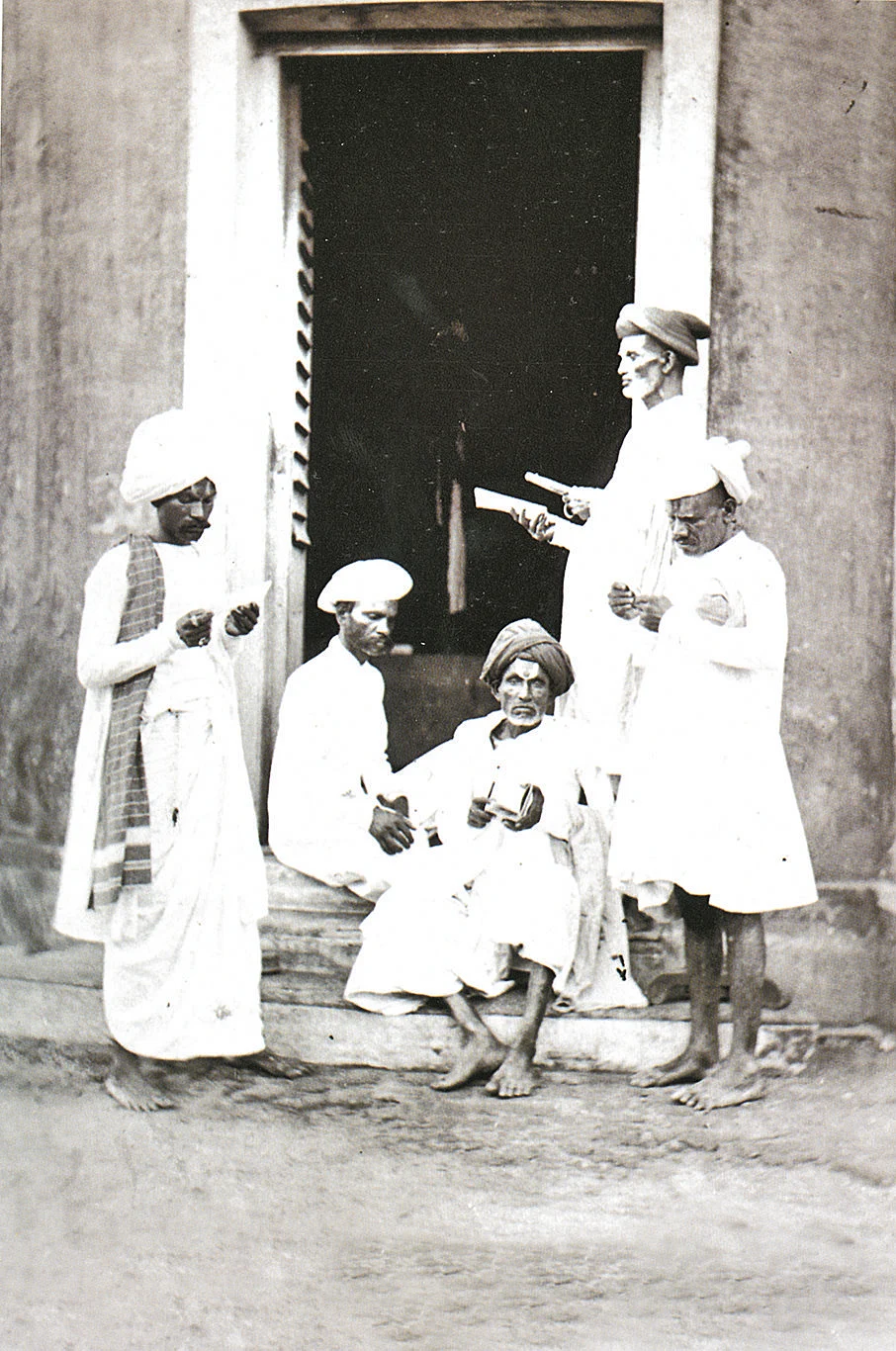 பில் கலெக்டர்கள்