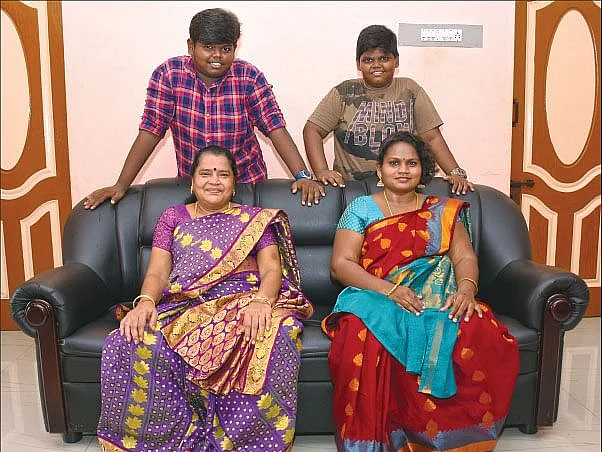 ``இனியும் என்னால கஷ்டத்தைத் தாங்க முடியாது!" - பேரனைக் காப்பாற்றப் போராடும் `கர்ணன்' பட பாடகி