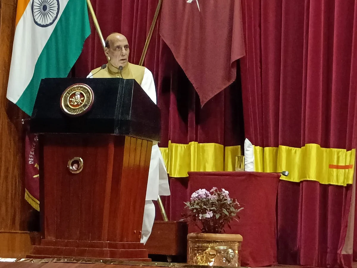 பாதுகாப்புத்துறை அமைச்சர் ராஜ்நாத் சிங்