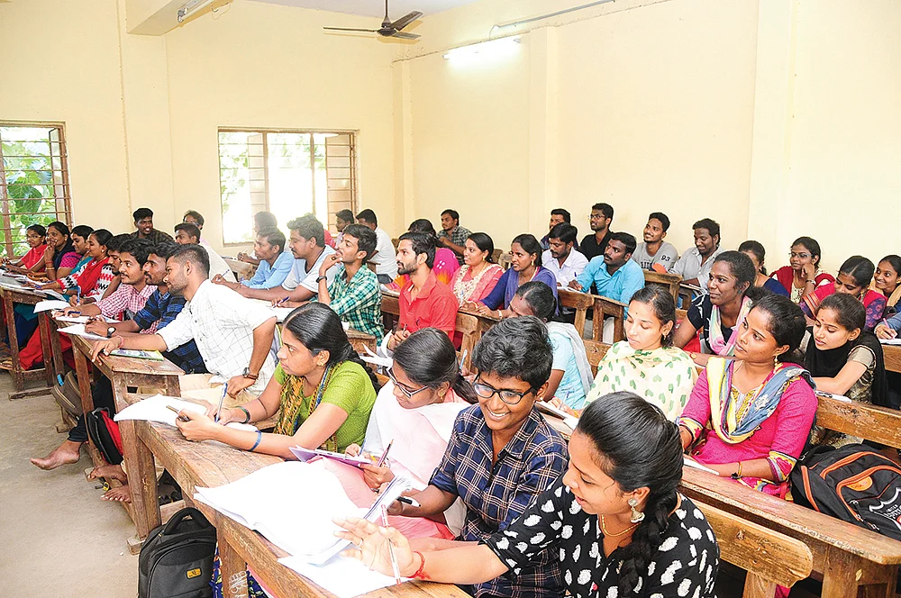 அரசுப்பணிக்கு ஆயத்தமாகலாம்!