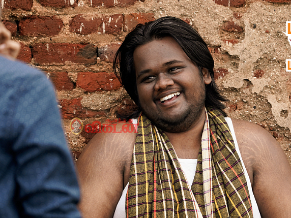 மதுர மக்கள்: "யோகி பாபு 'நீதான்டா ஹீரோ'னு சொன்னார்!"- 'நவரசா' சக்திவேல்