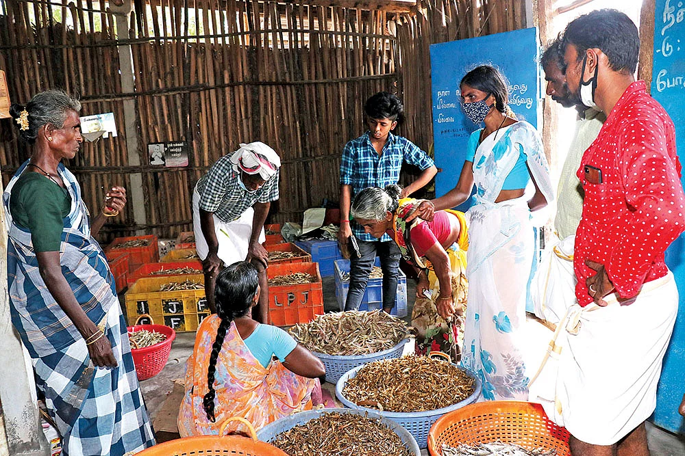 சிலர் மூக்கைப் பொத்தினாலும் எனக்கு மூச்சுக்காத்தே இந்த வாசம்தான்!