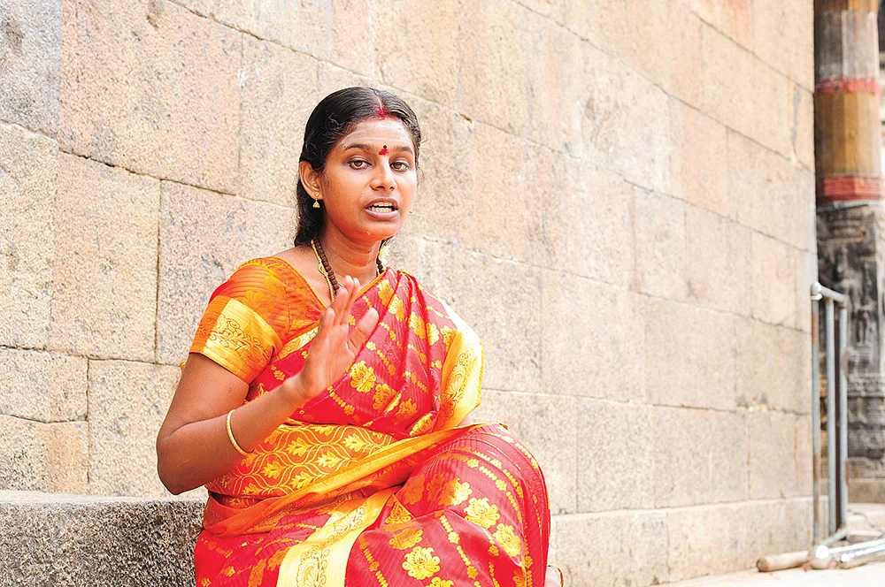 ‘போற்றி’ பாடிடும் பெண்ணே!