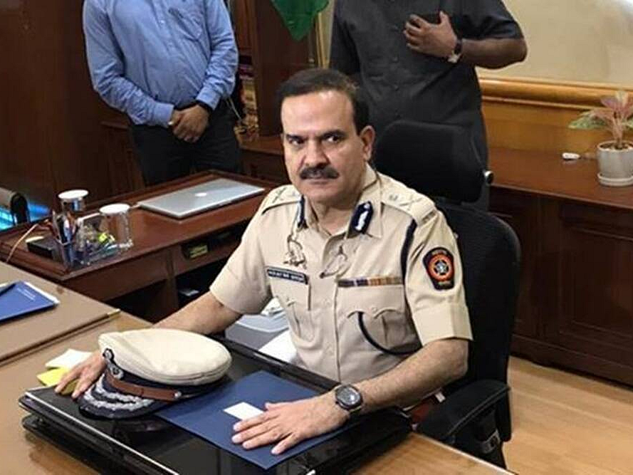மும்பை: மிரட்டிப் பணம் பறித்த வழக்கு; மாஜி போலீஸ் கமிஷனர் பரம்பீர் சிங்குக்குத் தேடுதல் நோட்டீஸ்