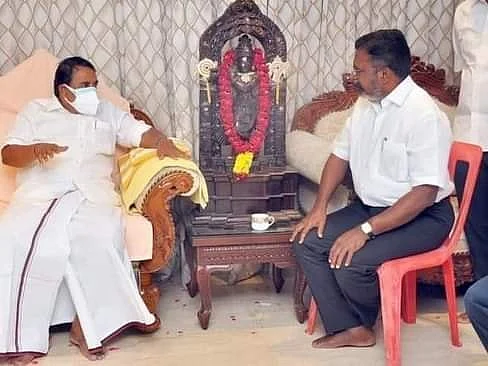 ராஜகண்ணப்பன் - திருமா 'நாற்காலி' சர்ச்சை! - உண்மையில் நடந்தது என்ன?