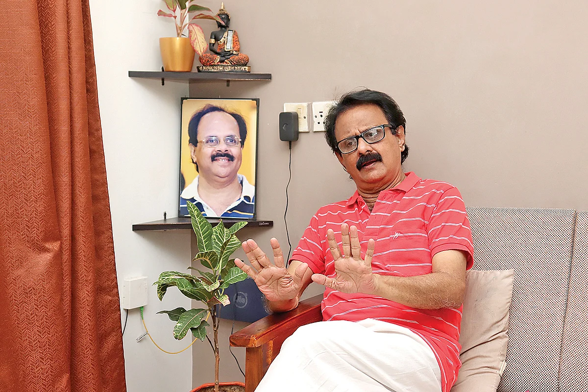 ‘ரஜினி சார் கேட்ட
ஸ்ரீராகவேந்திரர் ஓவியம்!’