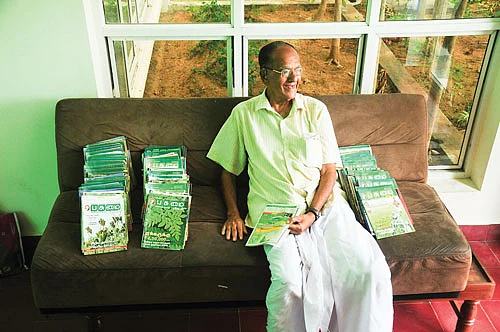 பசுமை விகடன் புத்தகங்களுடன்