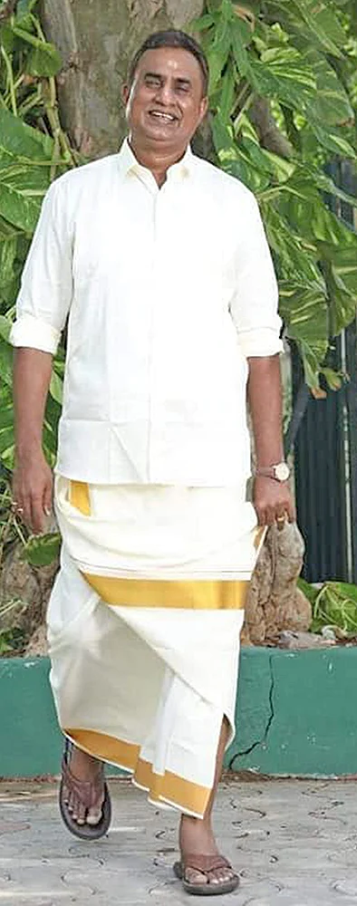 ஊரெல்லாம் பினாமி கம்பெனிகள்... ஆர்.டி.ஐ அம்பலப்படுத்தும் வேலுமணி நெட்வொர்க்!