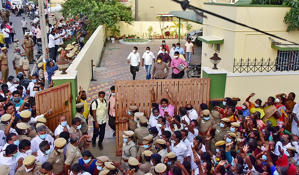 வேலுமணி ரெய்டு... கோட்டைவிட்டதா லஞ்ச ஒழிப்புத்துறை?