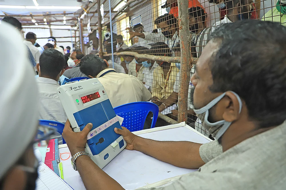 வாக்காளர் பட்டியலில் நமது பெயர் இருக்குமா? - முனைவர் ரவிக்குமார் எம்.பி